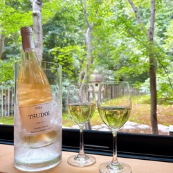 心ほどける日本庭園1組限定の貸切宿「ＳＨＥＬＴＥＲ．道志」 地域とつながるウェルカムワイン10月限定プレゼント企画開催！