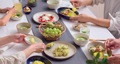 ユニバーサルデザインをさりげなくフォルムに取り込んだ 食器シリーズがオンラインショップにて2023年1月16日発売