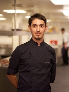 No9Vv04znU20tVGRkp5R.jpg?w=940&h=940