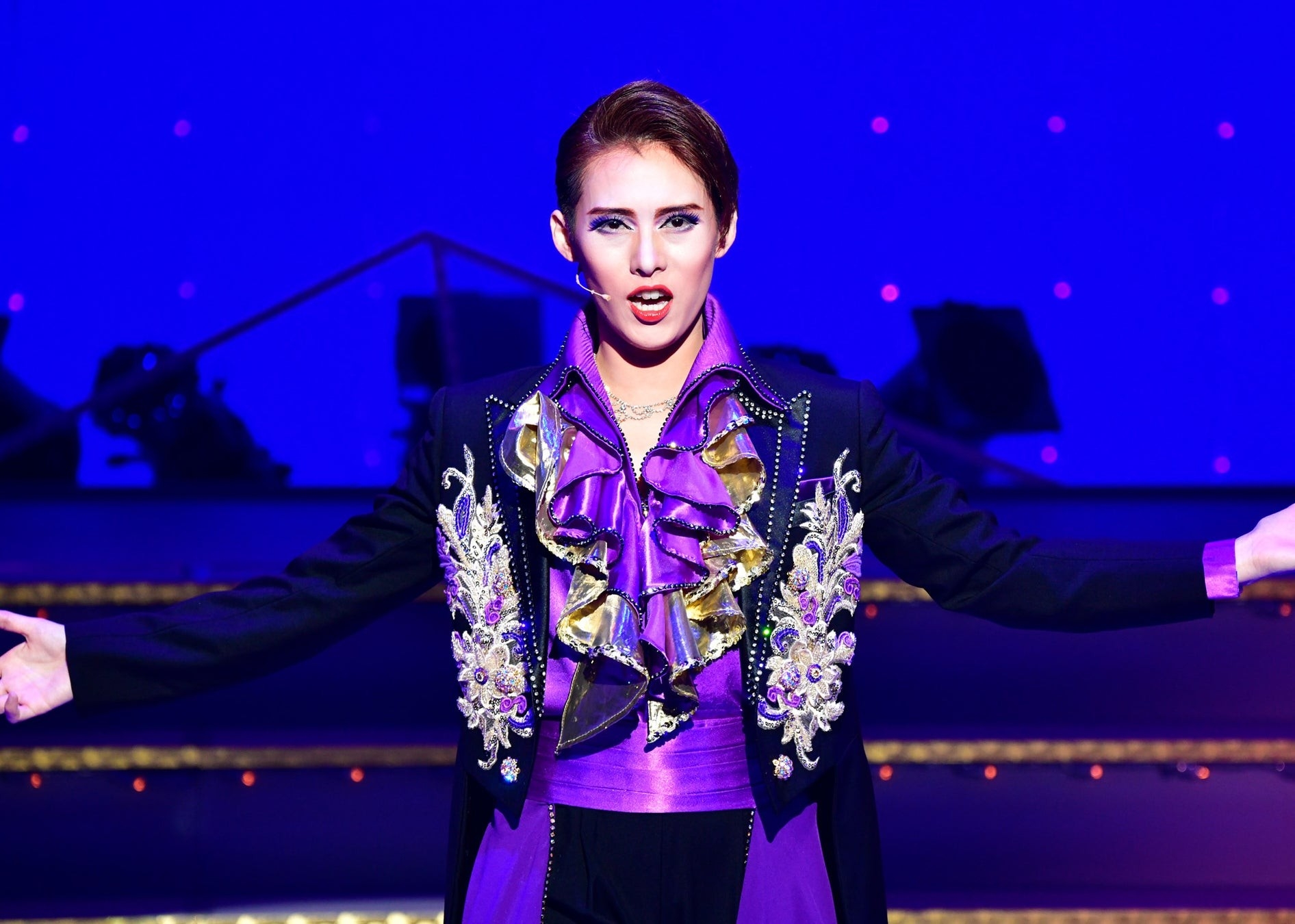 第42回「たけふレビュー~Diamond Quality~」写真提供:OSK日本歌劇団