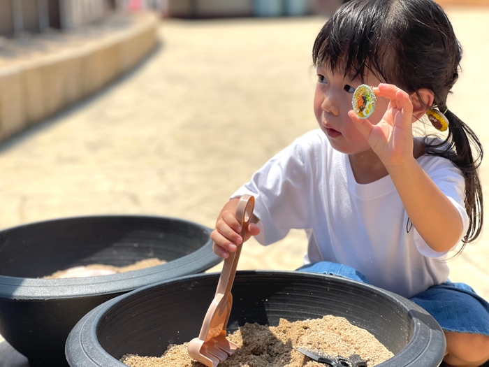▲ヒントを解き明かし、宝を探し出そう!