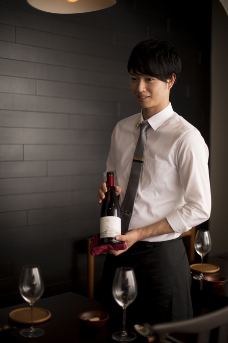 ソムリエ　石井 25歳