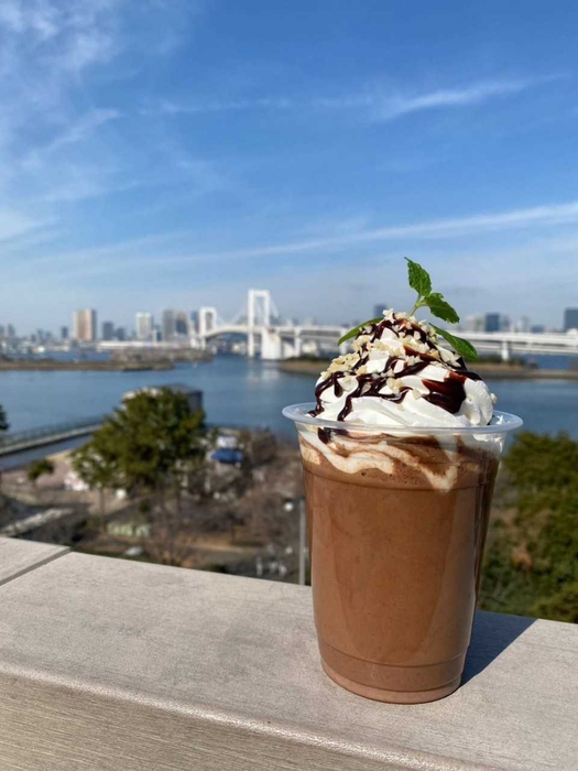 期間限定オリジナルドリンク“春のチョコレートモカ”