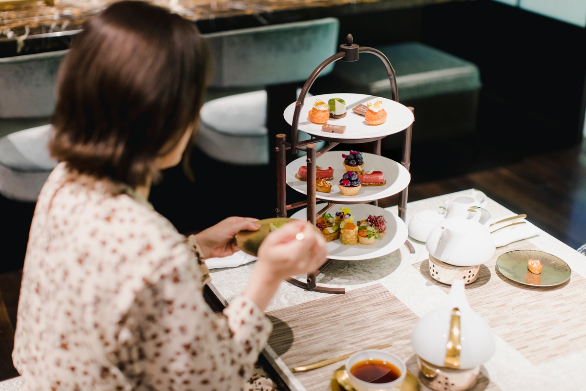 【ダーワ・悠洛 京都】 楽しく学び、美味しくアフターヌーンティーを味わう ロンネフェルト ティーセミナー開催