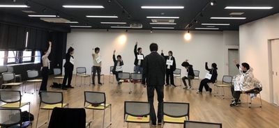 公演に向けて練習を行う様子