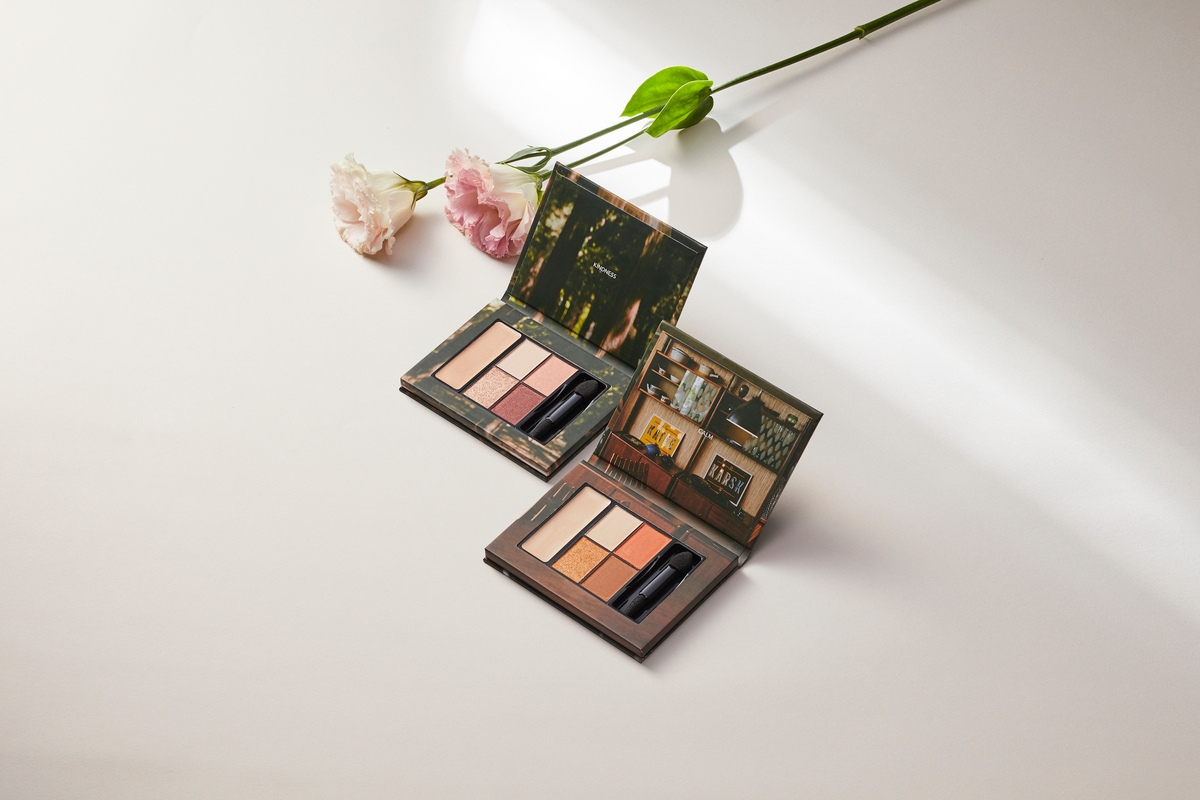 【取扱店舗拡大】高橋愛 ”初” プロデュースコスメ『Aimmx(アイムミクス)アイシャドウパレット 』全国12店舗で新規取扱開始!