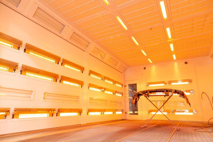 塗装ブース内部