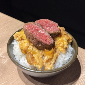 香りがタレにも溶け出しますので、ご飯にかけて食べることで余すことなく楽しめます。