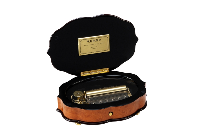 リュージュが誇る72弁ムーブメント