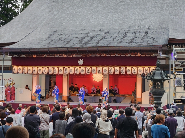 善徳寺の本会場