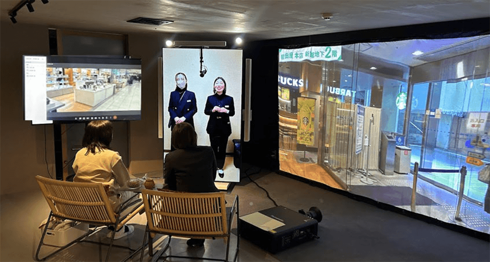 <実際のデジタル技術を活用した接客の様子>