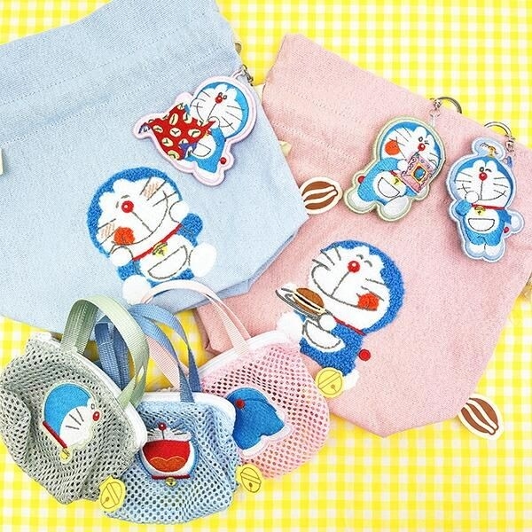 ドラえもんのミニメッシュバッグ。どの刺繍も可愛くポーチとしても使える優れもの！