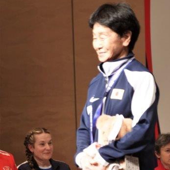 表彰式で(2019世界大会写真提供:東京都パワーリフティング協会 物江毅氏)