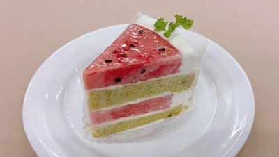 「近大ICTスイカ」を使用したオリジナルスイーツを開発　東大阪市の人気洋菓子店が期間・数量限定で販売