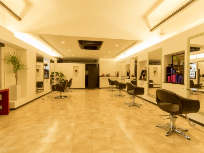 200種類以上のカラー剤でオリジナルのデザインカラーが叶う『steady.』