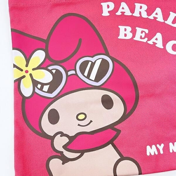 日焼け姿のマイメロディのバッグ