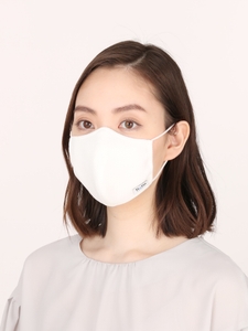 モデル着用サイズ：やや小さめ