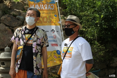 2021水曜どうでしょうエアキャラバン 左から嬉野雅道ディレクター、藤村忠寿ディレクター(C)HTB