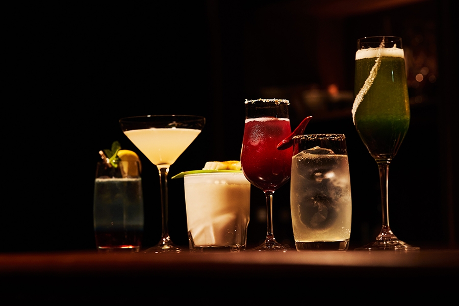 4F ザ・バーでお気に入りのドリンクを(イメージ)