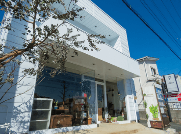 高塚駅から車で8分!『CA-LON』はマンツーマン施術とカフェのような雰囲気が自慢のヘアサロン。駅近ドットコムで情報を公開中!