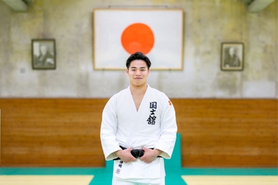 Ozz0b5RBSVe8ukYRLrmy.jpg?w=940&h=940