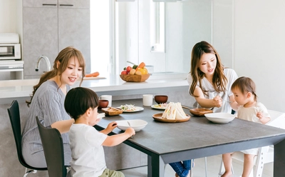 【名城大学】ファッションを切り口に現代社会における母親らしさ、 家族をとりまく社会の規範と逸脱について解明する