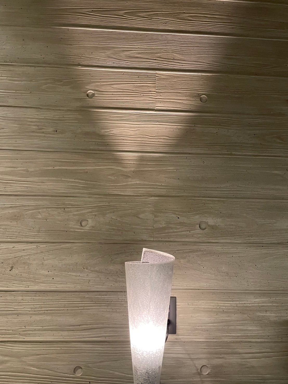 立体感ある木目模様(コンクリート施工例)