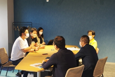 PAqMSX1mLcV3r1i1M9LR.jpg?w=940&h=940