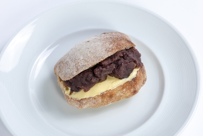 PBoFI2olFlbjUuouGrXn.jpg?w=940&h=940