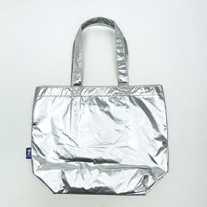 スヌーピーのメタリックバッグ