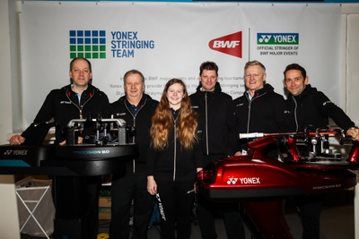 高品質のシャトルコック「Tournament」をはじめとしてコートマットの提供や、高い技術を持つ「ヨネックスストリンギングチーム」のサービスを通じて1984年から同大会をサポートしています。