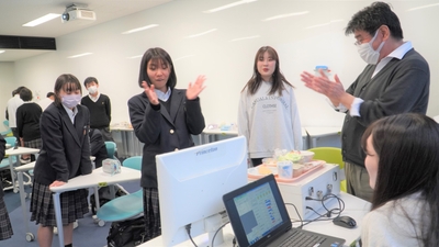 PNJETPW8lCig8FiG09jC.jpg?w=940&h=940