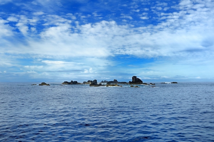 図3.ベヨネース列岩(栗岩 薫氏撮影)