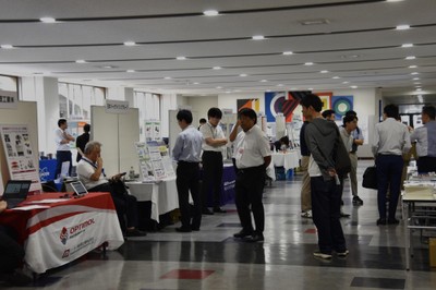 企業展示の様子