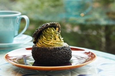 RICH チャコールクッキーシュー「黒糖＆抹茶」