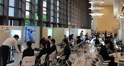 学内での就活イベントの様子