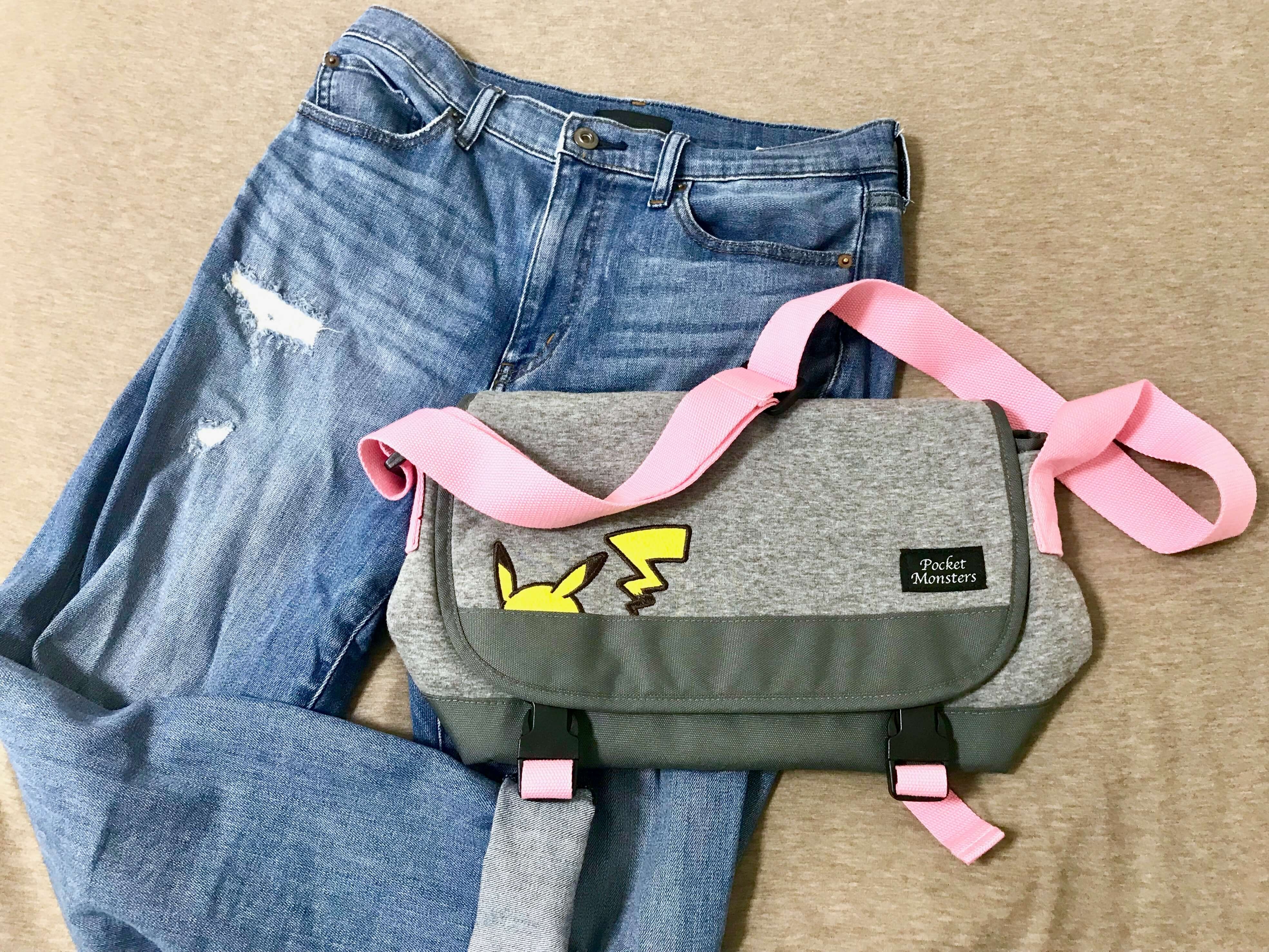 さりげないピカチュウが素敵なメッセンジャーバッグ★シンプルだからどんなコーデにも合うよ♪