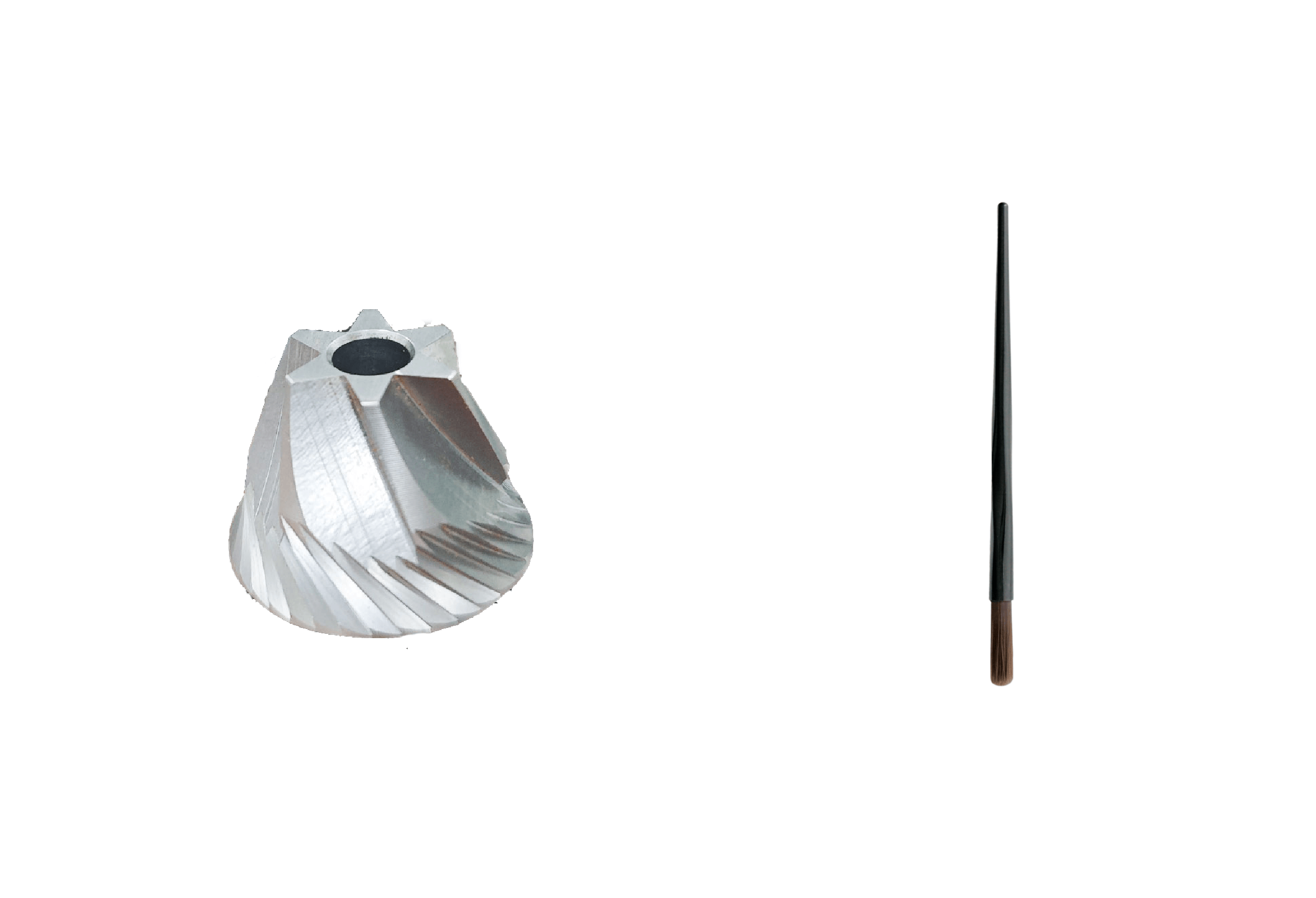 コニカル式ステンレス製ミルとお掃除ブラシ