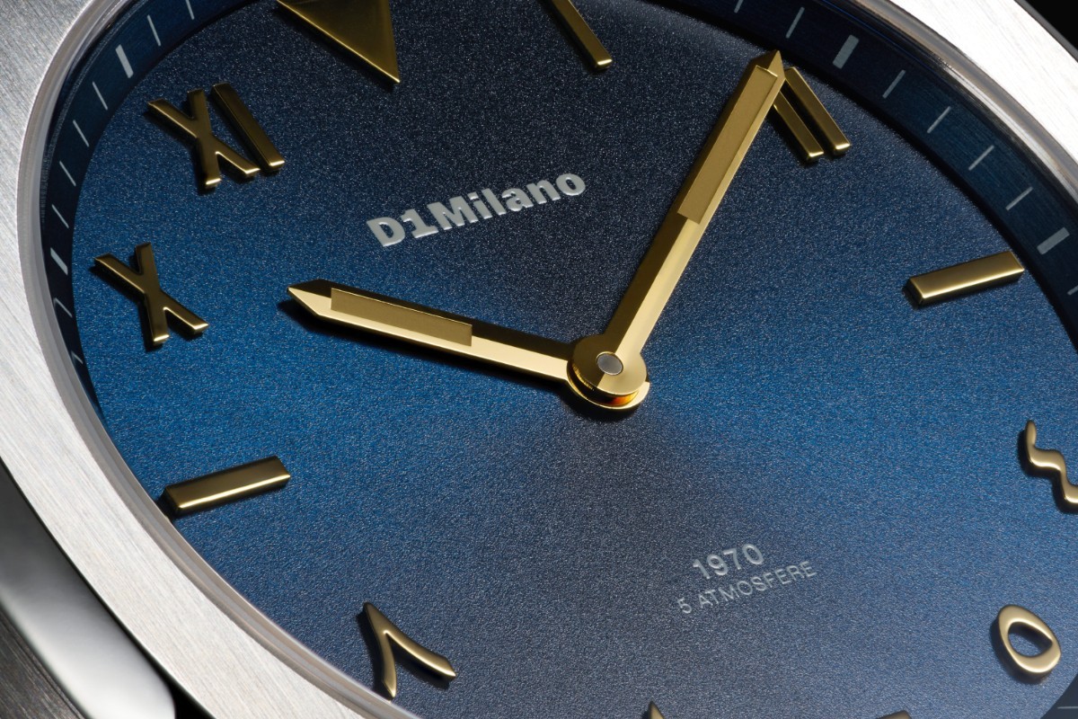 【レア】D1 MILANO ULTRA THIN ブルー文字盤（クオーツ） D1 Milano「ULTRA THIN」から新作4型が登場。 数字を“ずらす”新発想