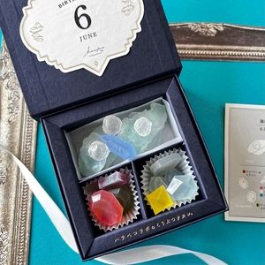 一ヶ月間限定でお作りする人気の誕生石シリーズ