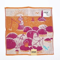 ムーミンの肌触りの良いガーゼハンカチ。ナチュラルで優しい世界観に使うたびにほっこり癒されます。