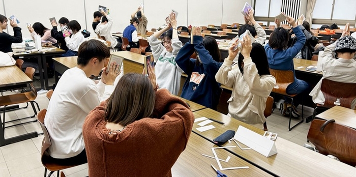 令和5年(2023年)に実施した講義での遊び体験の様子