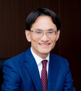 岡野雄志（おかの・ゆうし）氏