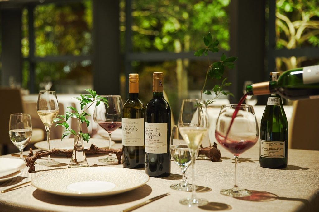 【リゾナーレ八ヶ岳】丸藤葡萄酒のワインに合わせた一夜限りのディナーを堪能するイベント「ルバイヤート メーカーズディナー in リゾナーレ八ヶ岳 OTTO SETTE」開催|2023年6月11日~1泊2日