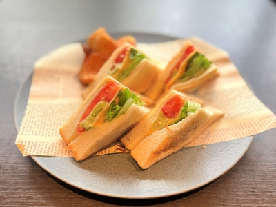 奏のアボカドホットサンド