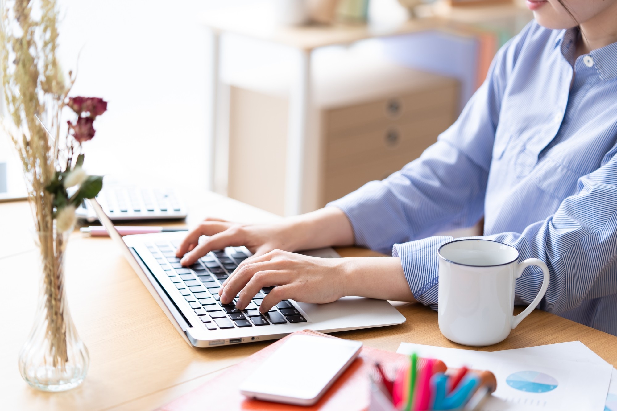 個人事業と日常生活を守る弁護士保険「個人事業のミカタ」 法的トラブル・法務対応のリスクマネジメントとして注目