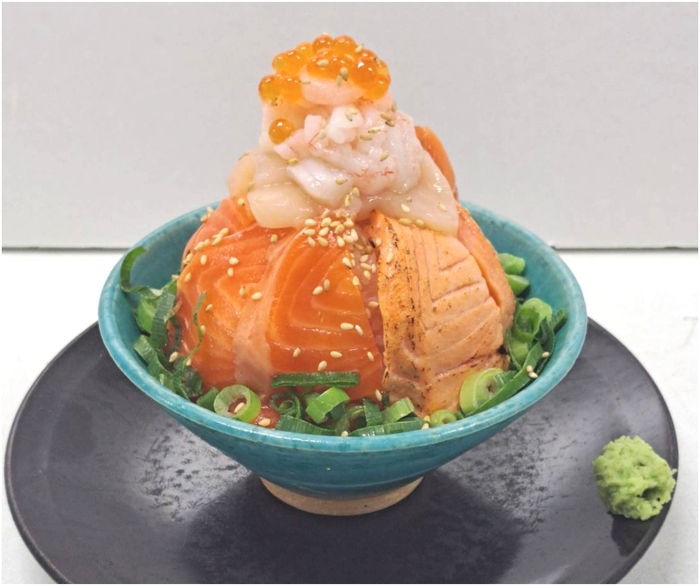 富士山サーモン頂上丼~ほたて・甘エビ・いくら~