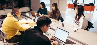 近大経営学部生が香りのプレゼント選びをサポートするアプリを開発　プレゼントと一緒に「相手を想って選んだキーワード」を伝える