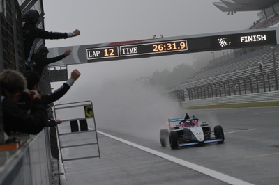 QHJJi3Hs449gpapQAERD.jpg?w=940&h=940