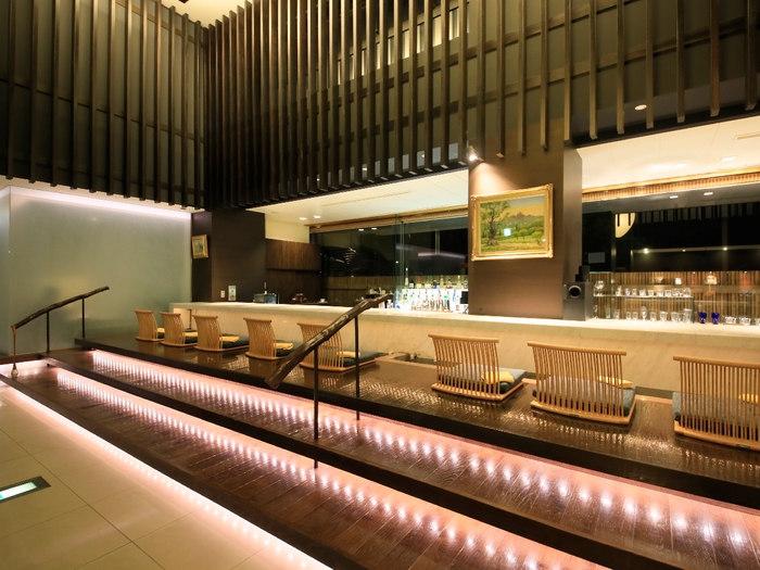 開放感のある足湯カフェ&バー